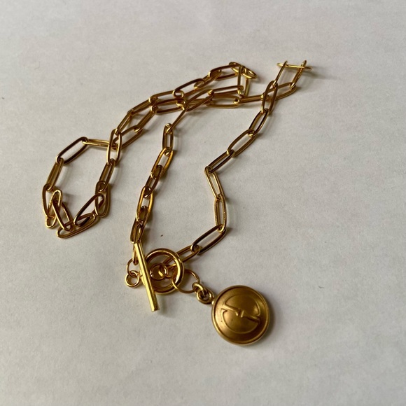Gucci Gold Tone Charm with 18in Gold Plated Chain Necklace - Picture 8 of 8